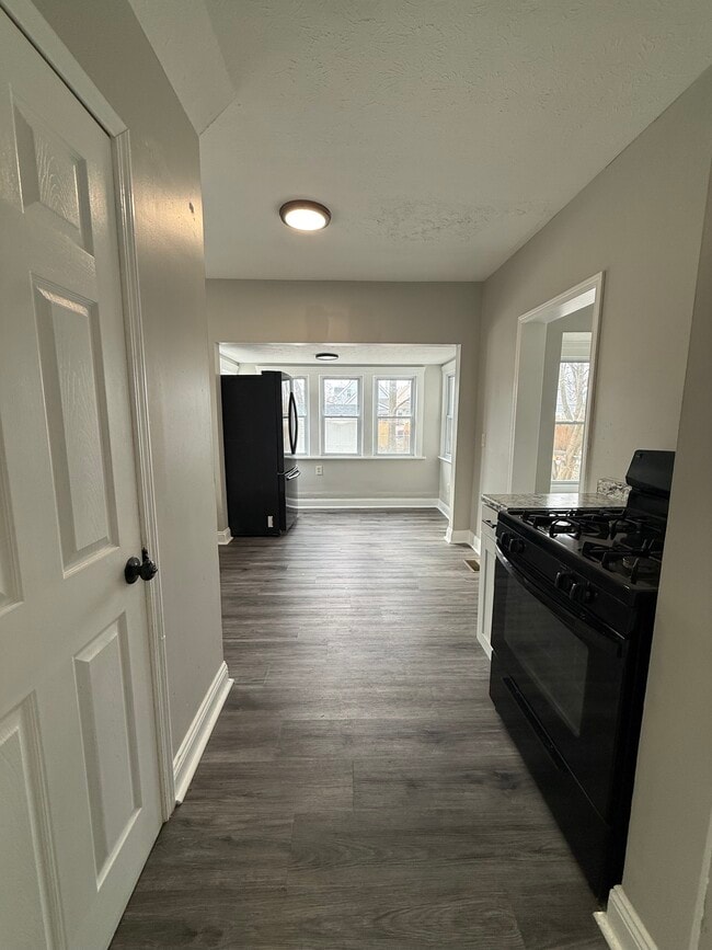 Kitchen - 4009 Muriel Ave