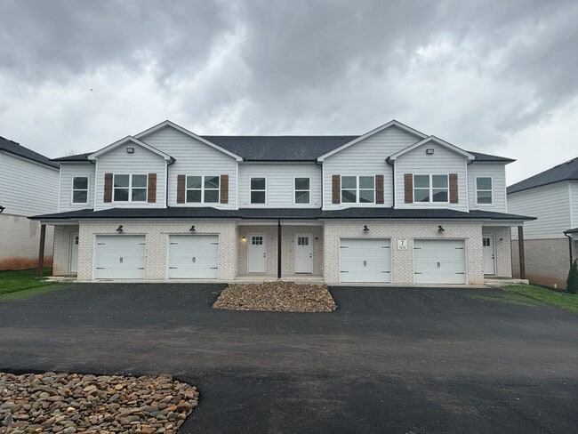 Photo - 2 Bed/2.5 Bath Townhome with Garage (Water/Sewer/Trash Included)