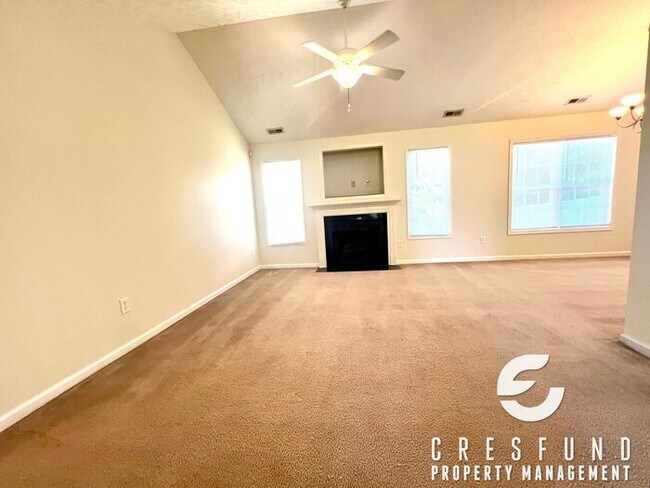 Photo - COZY AND CONVENIENT MINUTES FROM FT. BRAGG!