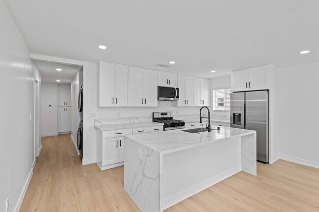 Photo - 4722 68th St