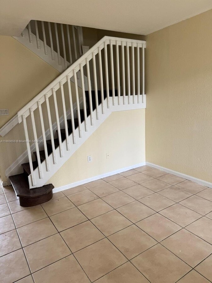 Photo - 2746 SE 15th Pl Unidad 135 Rental