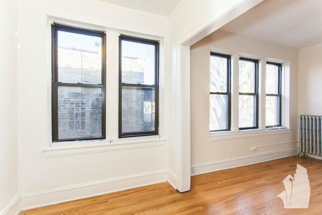 4631 N Paulina St Unit 101