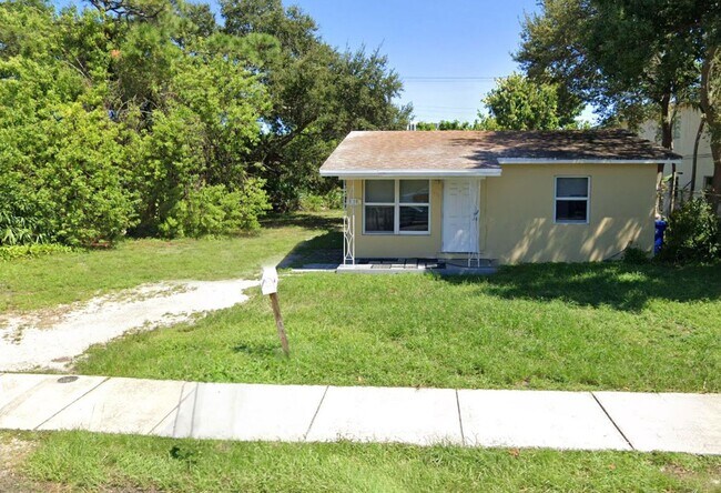 Photo - Nice 2-1 house