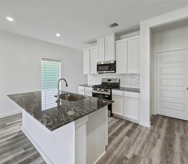 Photo - 2833 Lisburn Ter Ln