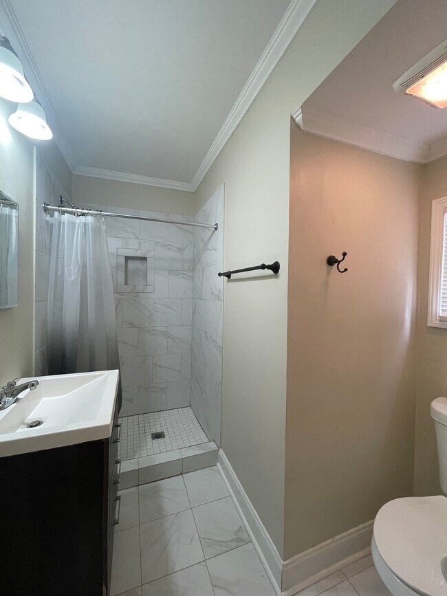 218 Orange St Apartments Unit 2 Macon, GA