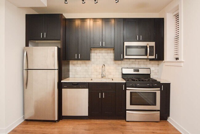 Photo - 4633 N Leavitt Unit 6H