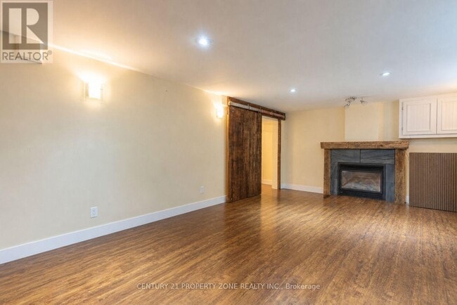 Photo - 162 Mountainview Rd S