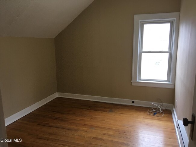 Photo - 13 W Van Vechten St Unit 2