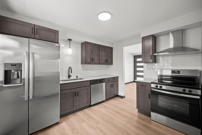 Photo - 3717 N Perry St Unidad 3719