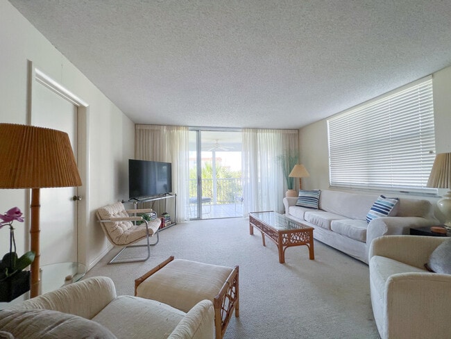 Building Photo - 900 Dogwood Dr Unit 340 Rental