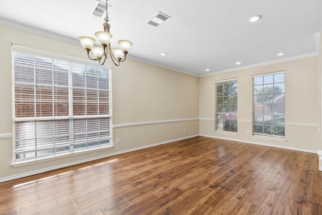 Photo - 2028 Austin Dr