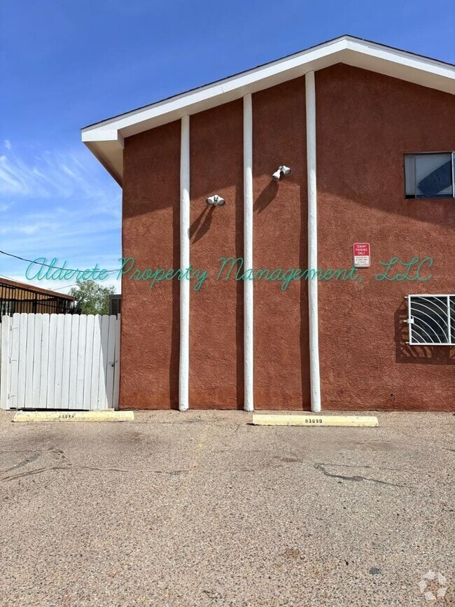 Building Photo - 8309 Trumbull Ave SE Unit Apt. B