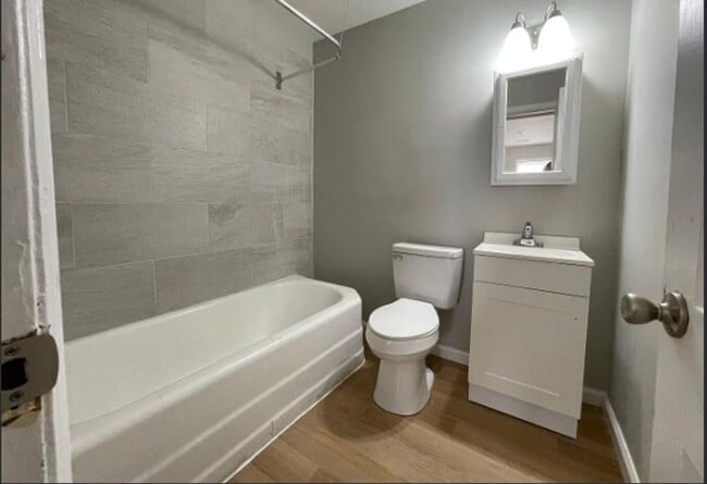 Photo - 810 S Crestway St Unidad 810