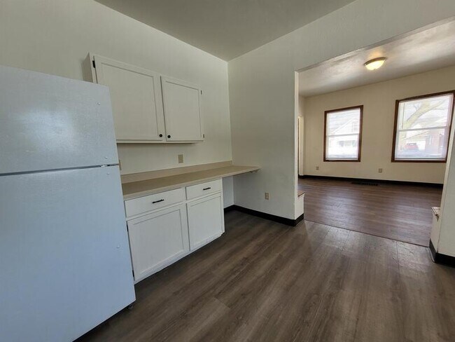 Photo - 1136 Harvey St