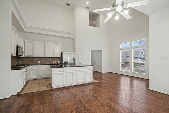 Photo - 2416 Charleston St Unidad A