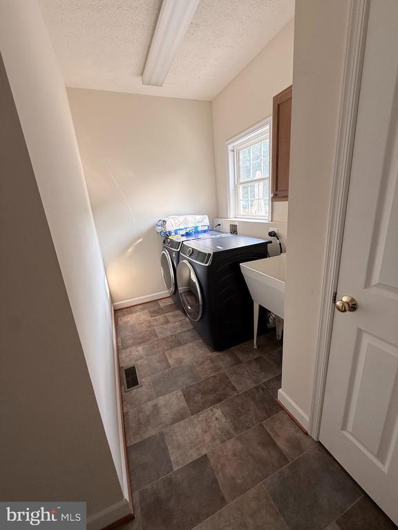 Photo - 4114 Derbyshire Ln
