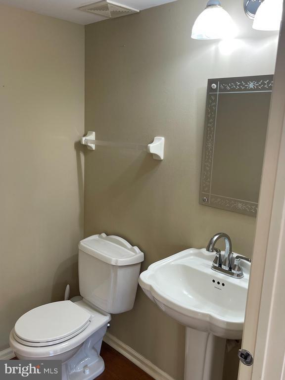 Photo - 208 Strawberry Ct