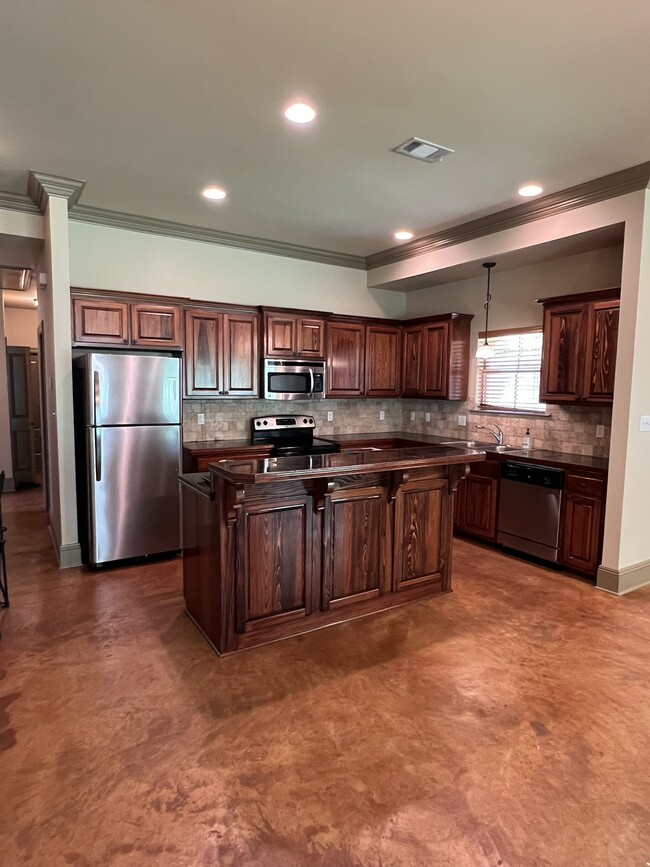 Photo - 3266 Northlake Ave