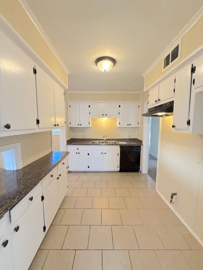 Building Photo - High Point Terrace