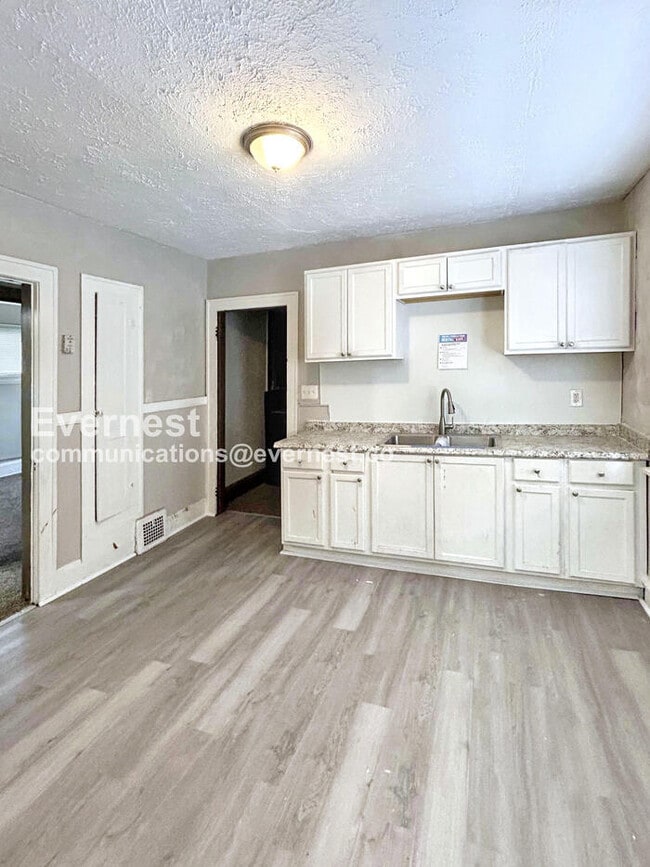 Photo - 12110 Lenacrave Ave Unit 2