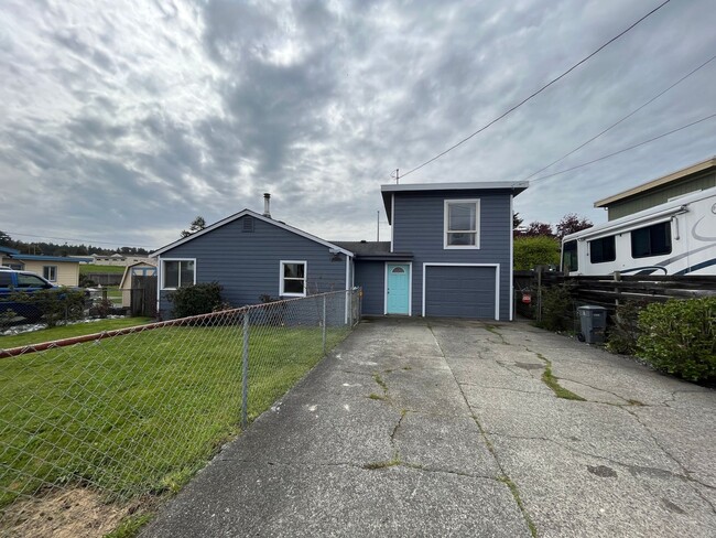 Photo - 1560 Marsh Rd Apartment Unit 1560 Marsh RD  B