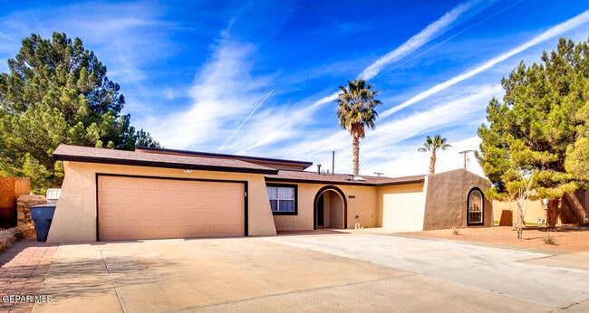 Photo - 5572 Fernwood Cir