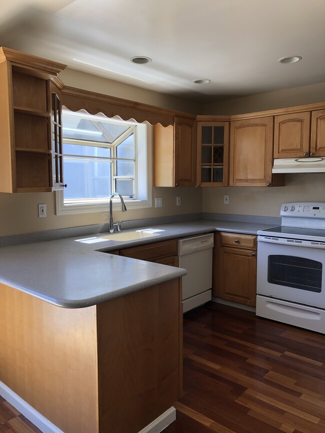 Kitchen - 3555 Northwood Dr Townhome