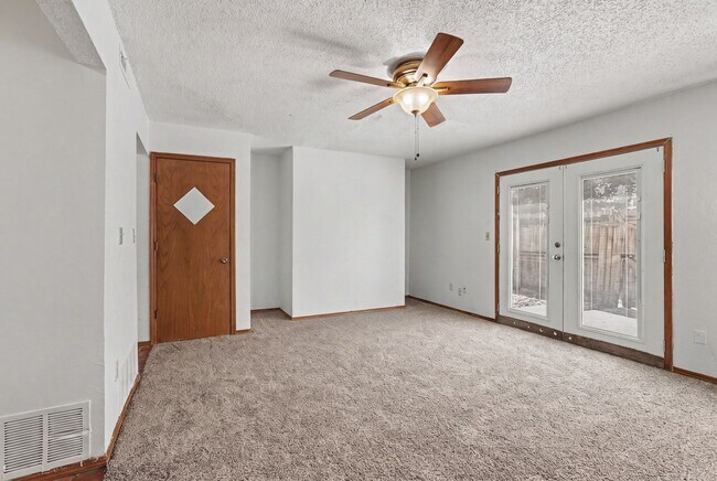 Photo - 1300 N Rockwell Ave