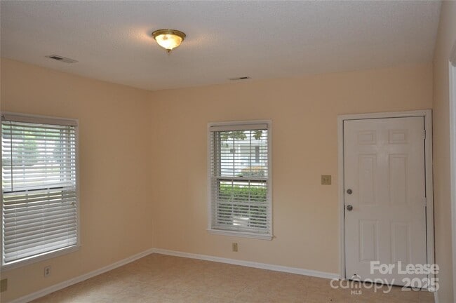 Photo - 2204 Acme Rd