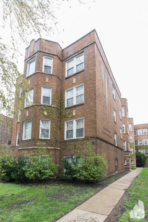 Building Photo - 4923 N Hermitage Ave Rental