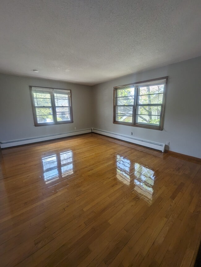 Building Photo - 281 Augur St Unit 2L