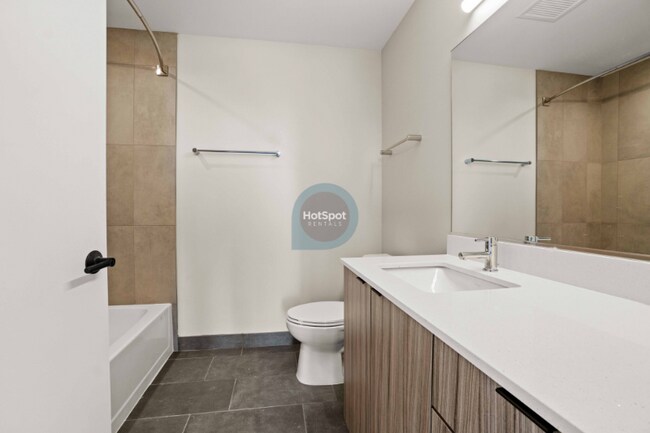 Photo - 4600 N Broadway Unit 303