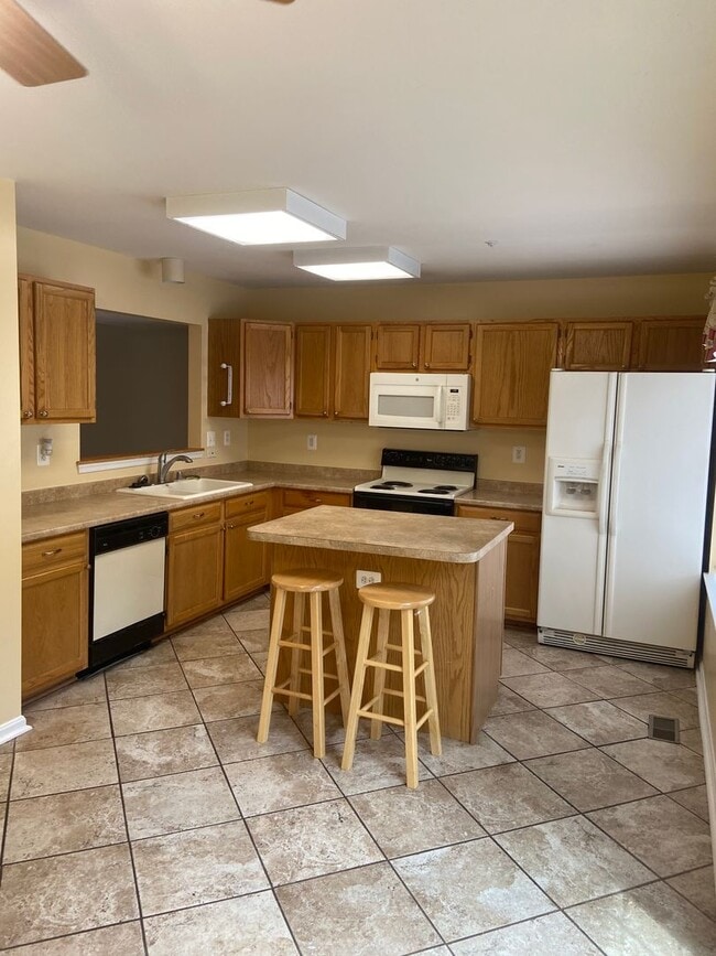 Photo - Charming 3 Bedroom/2 Full Bath/2 Half Bath Townhome in Constant Friendship, MD!