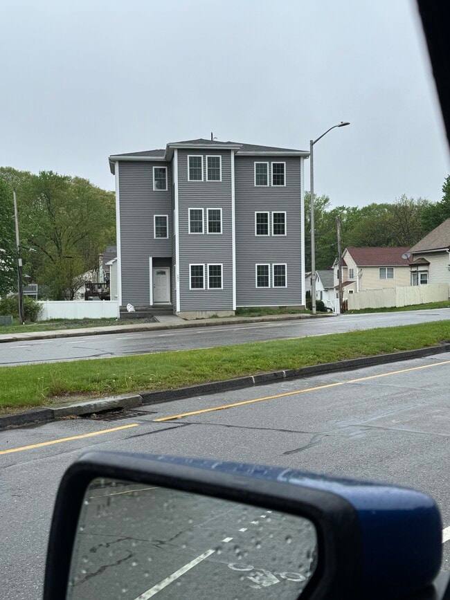 Building Photo - 393 Hamilton St Unit Hamilton #2 Rental