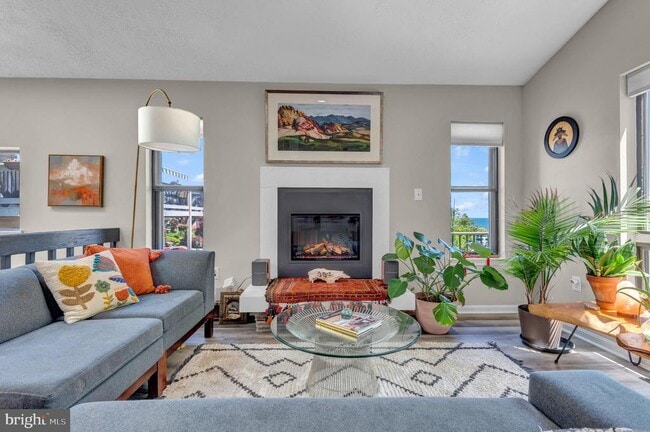 Photo - 4013 Carousel Way