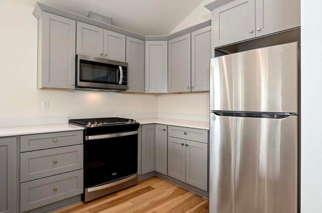 Photo - 306 E Rapp Rd