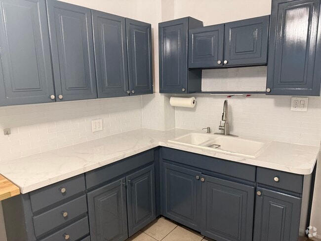 Building Photo - 8420 Little Neck Pky Unit 84-20 little neck parkway Rental