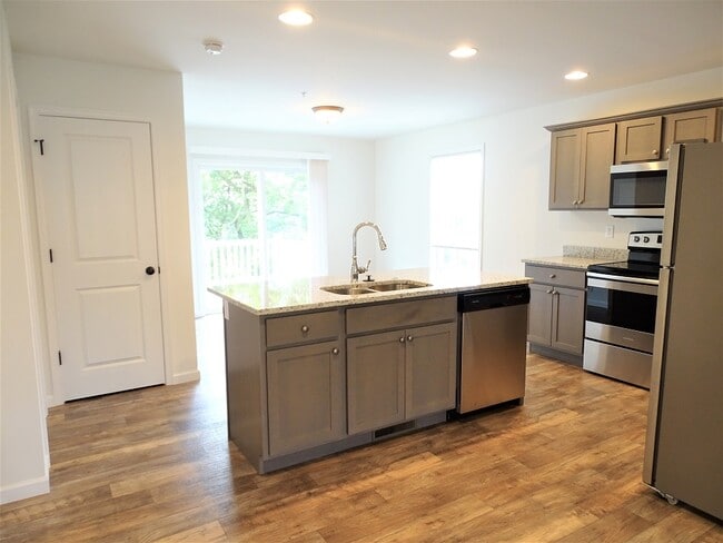Photo - 412 Masonic Dr