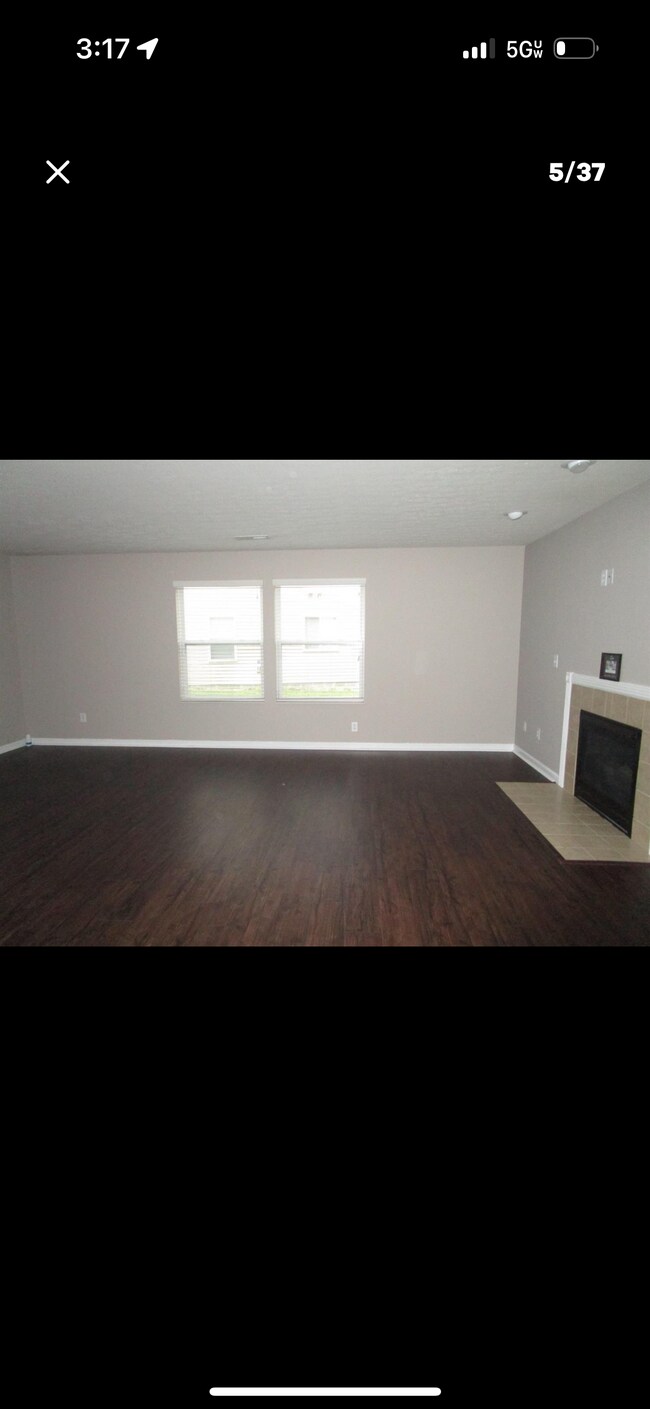 Photo - 277 Hennepin Dr