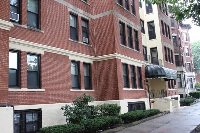 Building Photo - 1408 Commonwealth Ave Unit 2 Rental