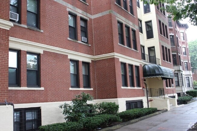 Building Photo - 1408 Commonwealth Ave Unit 2 Rental