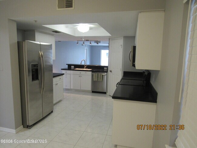 606 Shorewood Dr Unidad C304