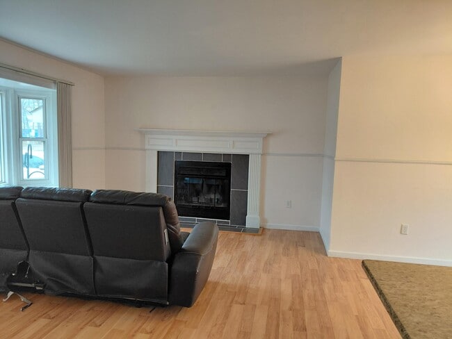 Photo - 33890 Hunter Ave