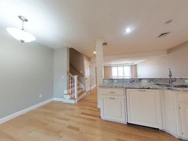 Photo - 109 Farwell St