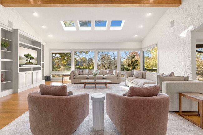 Photo - 515 NW D St Unit ID1346920P