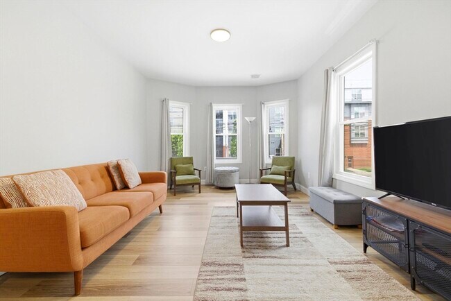Building Photo - 125-127-127 Arsenal St Unit 2
