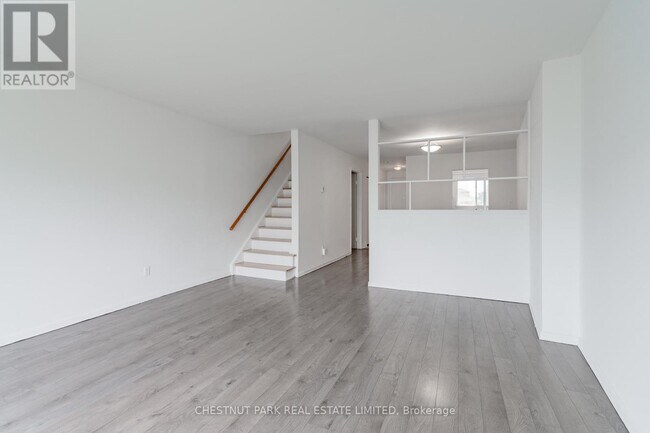 Photo - 44 Romfield Dr