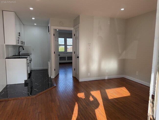 Photo - 830 E Broadway Unit 111