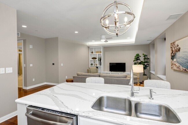 Photo - Lease Unfurnished $1900 Unidad 304