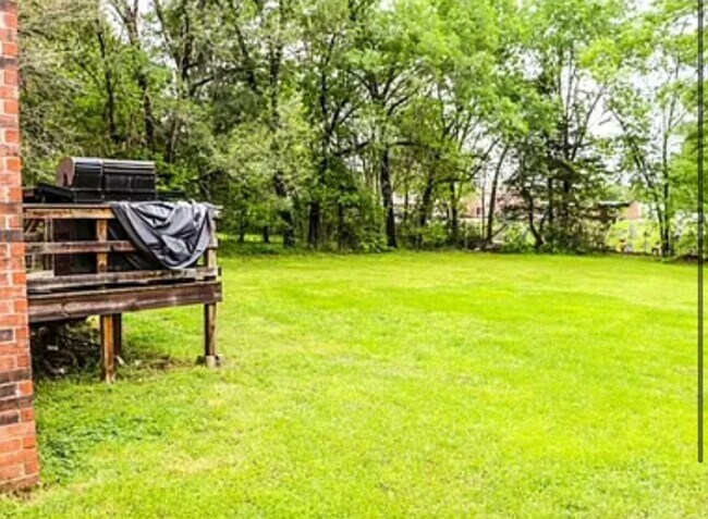 Photo - 205 W Parks St